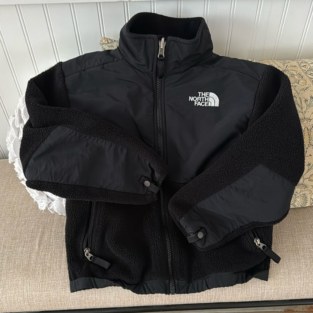Boys youth Small North Face fleece jacket